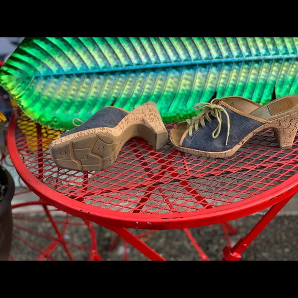 Cork heeled slip on’s. - Picture 2 of 3